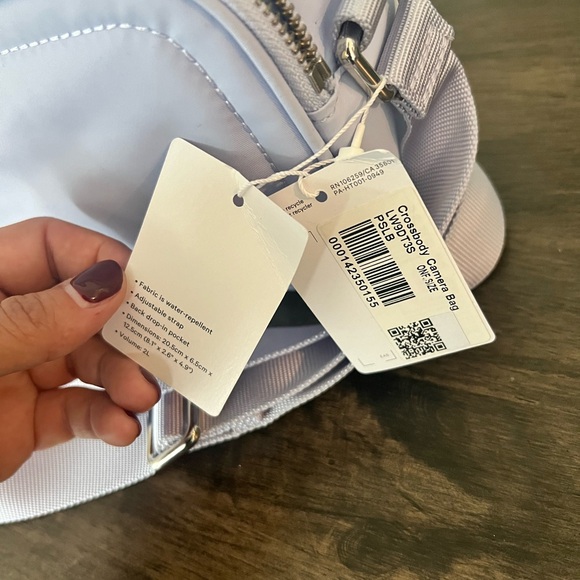 Lululemon Camera Bag - Picture 4 of 7